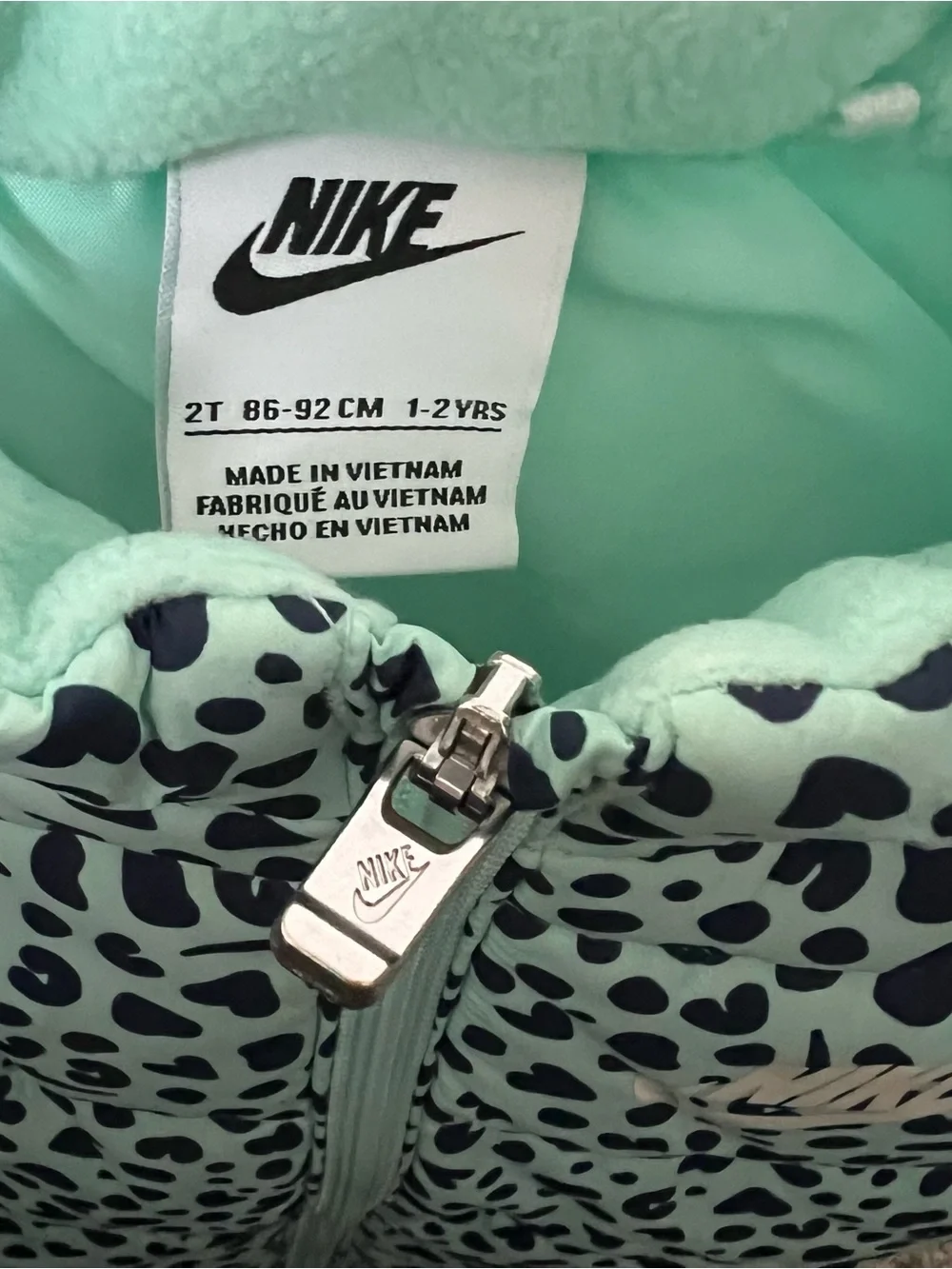 Nike Mint Teal Leopard Print Puffer Vest Size 2